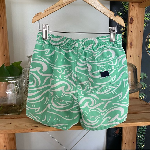 Vineyard Vines Green White Wave Shark Printed Chappy Swim Trunks Bottoms Shorts - Picture 3 of 10